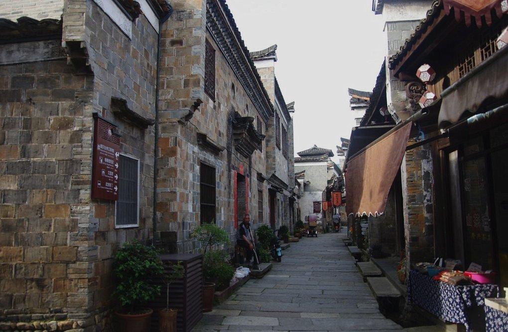 为什么现在好多年轻人都有白头发？